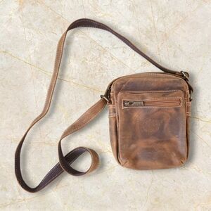 Leaf Bag🍁 Made in Italy, Leather, Lightweight, Convertible, Distressed